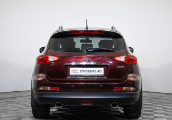 Подержанный автомобиль Infiniti EX 2012 года (6 фото)