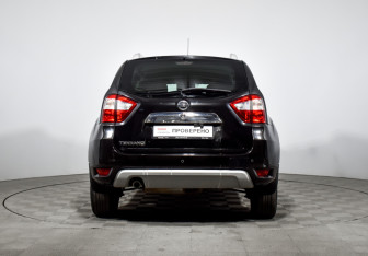 Подержанный автомобиль Nissan Terrano 2014 года (6 фото)