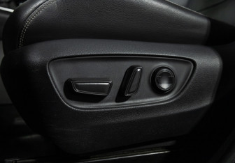 Подержанный автомобиль Toyota RAV4 2021 года (15 фото)