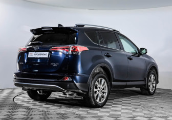 Подержанный автомобиль Toyota RAV4 2016 года (5 фото)