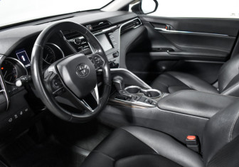 Подержанный автомобиль Toyota Camry Sedan 2020 года (9 фото)
