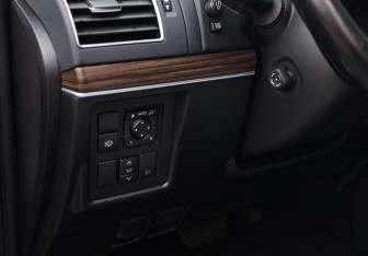 Подержанный автомобиль Toyota Land Cruiser Prado 2020 года (21 фото)