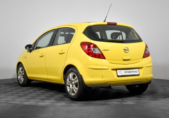 Подержанный автомобиль Opel Corsa 2013 года (7 фото)