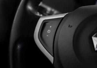 Подержанный автомобиль Renault Koleos 2013 года (13 фото)