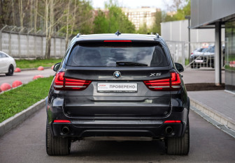 Подержанный автомобиль BMW X5 2016 года (7 фото)