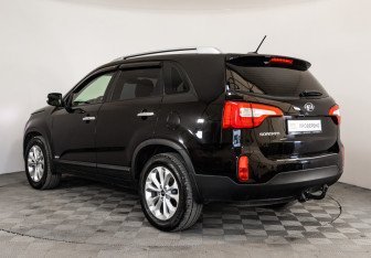 Подержанный автомобиль Kia Sorento 2017 года (7 фото)