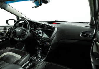 Подержанный автомобиль Kia Ceed Wagon 2017 года (9 фото)