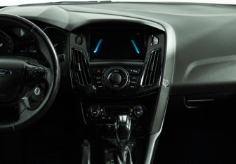 Подержанный автомобиль Ford Focus Sedan 2012 года (14 фото)