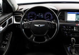 Подержанный автомобиль Hyundai Genesis 2016 года (17 фото)