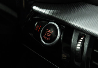 Подержанный автомобиль BMW X6 2017 года (25 фото)