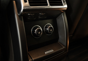 Подержанный автомобиль Land Rover Range Rover 2012 года (22 фото)