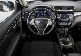 Подержанный автомобиль Nissan X-Trail 2016 года (11 фото)