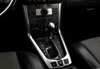 Подержанный автомобиль Opel Antara 2014 года (13 фото)