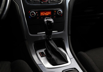 Подержанный автомобиль Ford Mondeo Sedan 2013 года (12 фото)