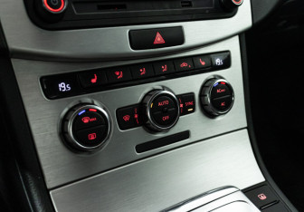 Подержанный автомобиль Volkswagen Passat Sedan 2011 года (16 фото)