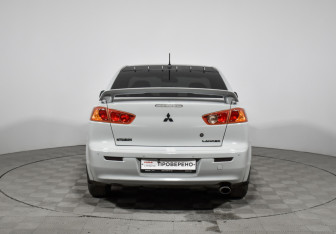 Подержанный автомобиль Mitsubishi Lancer Sedan 2008 года (6 фото)