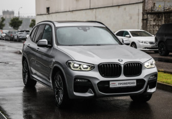 Подержанный автомобиль BMW X3 2019 года (5 фото)