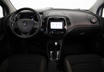 Подержанный автомобиль Renault Kaptur 2018 года (9 фото)