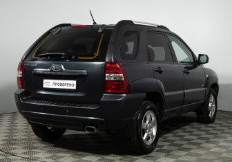 Подержанный автомобиль Kia Sportage 2008 года (5 фото)