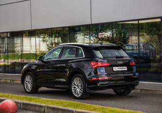 Подержанный автомобиль Audi Q5 2020 года (8 фото)