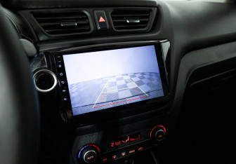 Подержанный автомобиль Kia Rio Hatchback 2017 года (15 фото)
