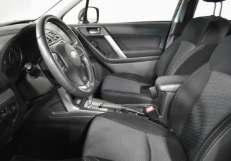 Подержанный автомобиль Subaru Forester Suv 2015 года (10 фото)