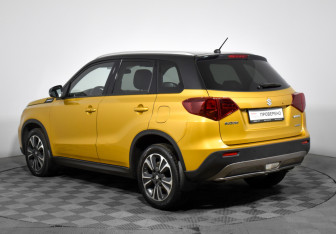 Подержанный автомобиль Suzuki Vitara 2021 года (7 фото)