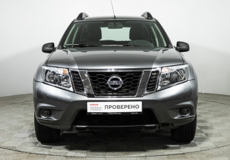 Подержанный автомобиль Nissan Terrano 2018 года (2 фото)