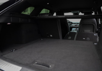 Подержанный автомобиль Land Rover Range Rover Velar 2017 года (36 фото)