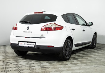 Подержанный автомобиль Renault Megane Hatchback 2010 года (5 фото)