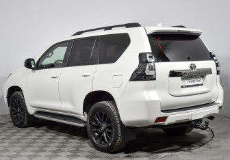 Подержанный автомобиль Toyota Land Cruiser Prado 2021 года (7 фото)