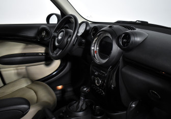 Подержанный автомобиль MINI Countryman 2013 года (13 фото)