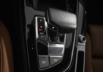 Подержанный автомобиль Audi A4 Sedan 2020 года (18 фото)