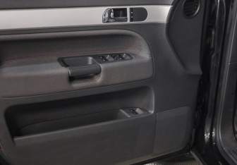Подержанный автомобиль Volkswagen Touareg 2009 года (18 фото)