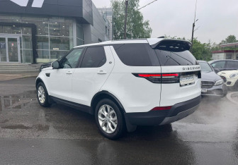 Подержанный автомобиль Land Rover Discovery 2019 года (6 фото)