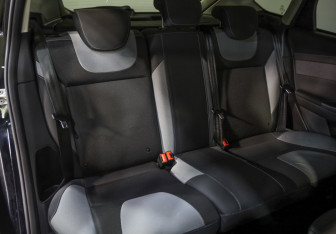 Подержанный автомобиль Ford Focus Hatchback 2013 года (22 фото)