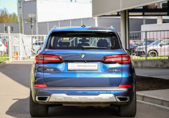 Подержанный автомобиль BMW X5 2020 года (7 фото)