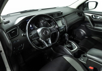 Подержанный автомобиль Nissan Qashqai 2021 года (11 фото)