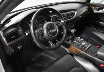 Подержанный автомобиль Audi A7 2013 года (9 фото)