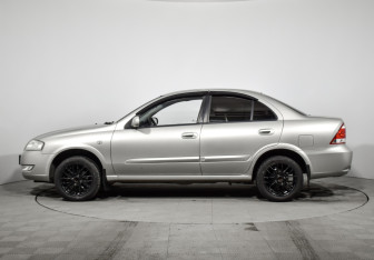 Подержанный автомобиль Nissan Almera Classic 2008 года (8 фото)