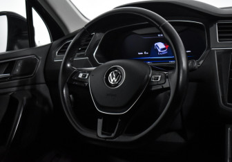 Подержанный автомобиль Volkswagen Tiguan 2017 года (14 фото)