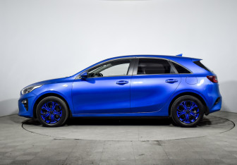 Подержанный автомобиль Kia Ceed Hatchback 2020 года (8 фото)
