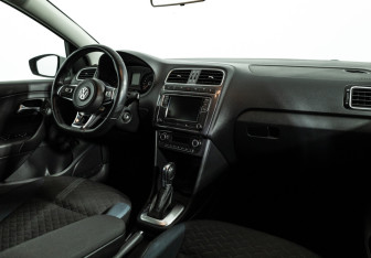 Подержанный автомобиль Volkswagen Polo Sedan 2019 года (9 фото)