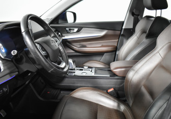 Подержанный автомобиль Chery Tiggo 8 Pro 2021 года (10 фото)