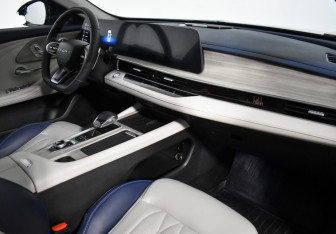 Подержанный автомобиль Chery Arrizo 8 2023 года (13 фото)