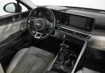 Подержанный автомобиль Kia K5 2020 года (8 фото)