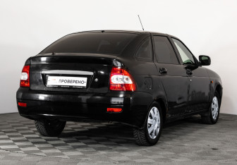 Подержанный автомобиль LADA (ВАЗ) Priora Hatchback 2013 года (5 фото)