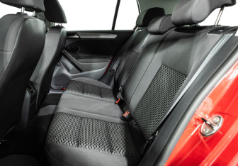 Подержанный автомобиль Volkswagen Golf Hatchback 2012 года (10 фото)