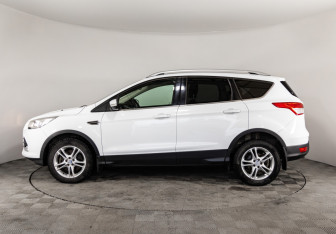 Подержанный автомобиль Ford Kuga 2014 года (8 фото)