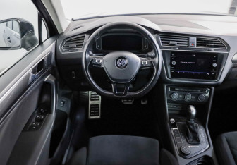 Подержанный автомобиль Volkswagen Tiguan 2019 года (10 фото)